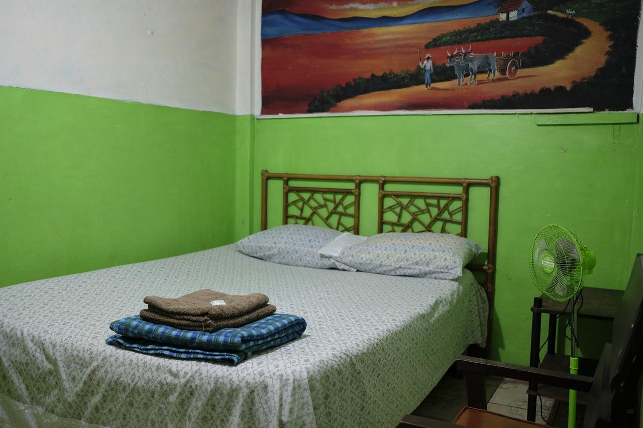 Hostal Del Este Santa Fe San José Zewnętrze zdjęcie